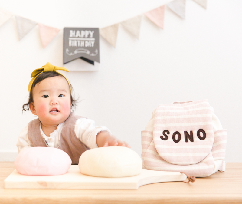 一升餅と名入れベビーリュックのセットイメージ